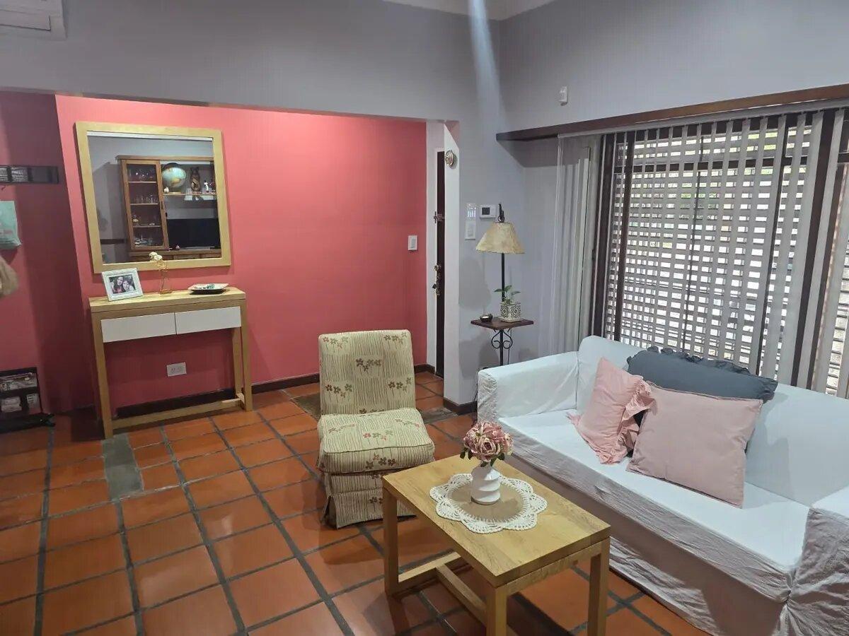 Foto de Casa 4 Amb Centro De Banfield Con Quincho, Garage Y Parque, imagen 3