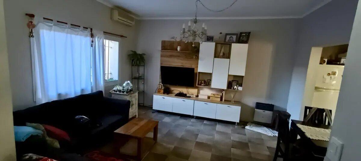 Foto de Casa 4 Ambientes Con 2 Cocheras Y Fondo Apto Credito, imagen 4
