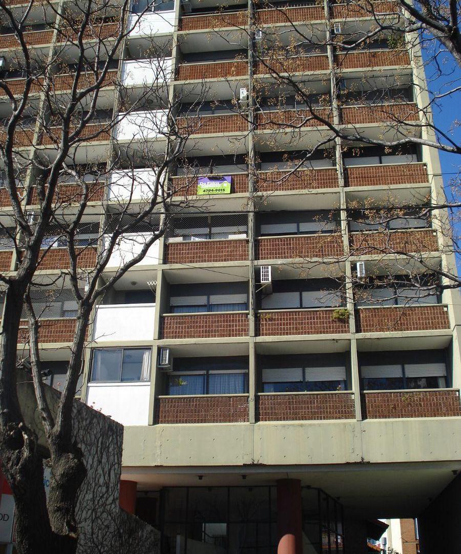 IMPECABLE depto de 2 ambientes con cochera cubierta en Alquiler en Martínez