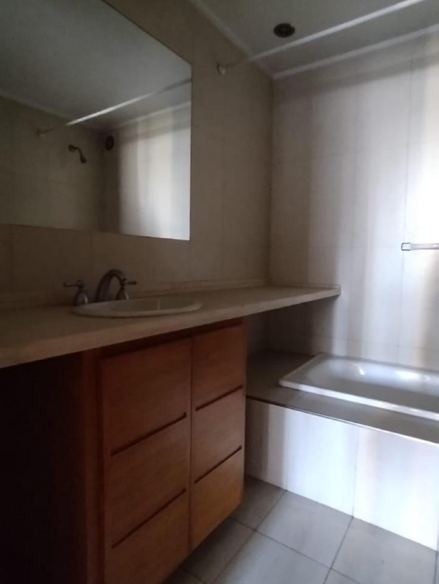 Departamento en Venta 4 Ambientes con Cochera y Balcón 2