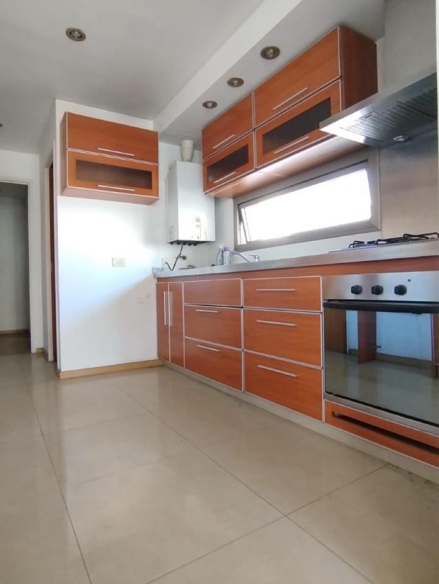 Departamento en Venta 4 Ambientes con Cochera y Balcón 4