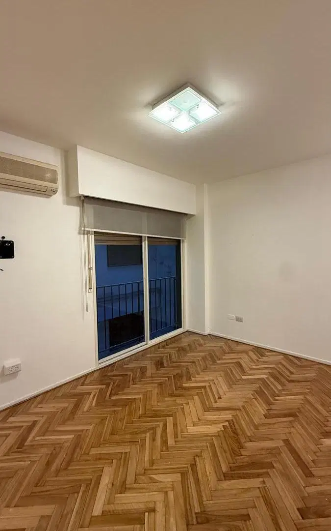 Departamento en venta dos ambientes en recoleta sin amoblar con balcon francés y lavadero 4