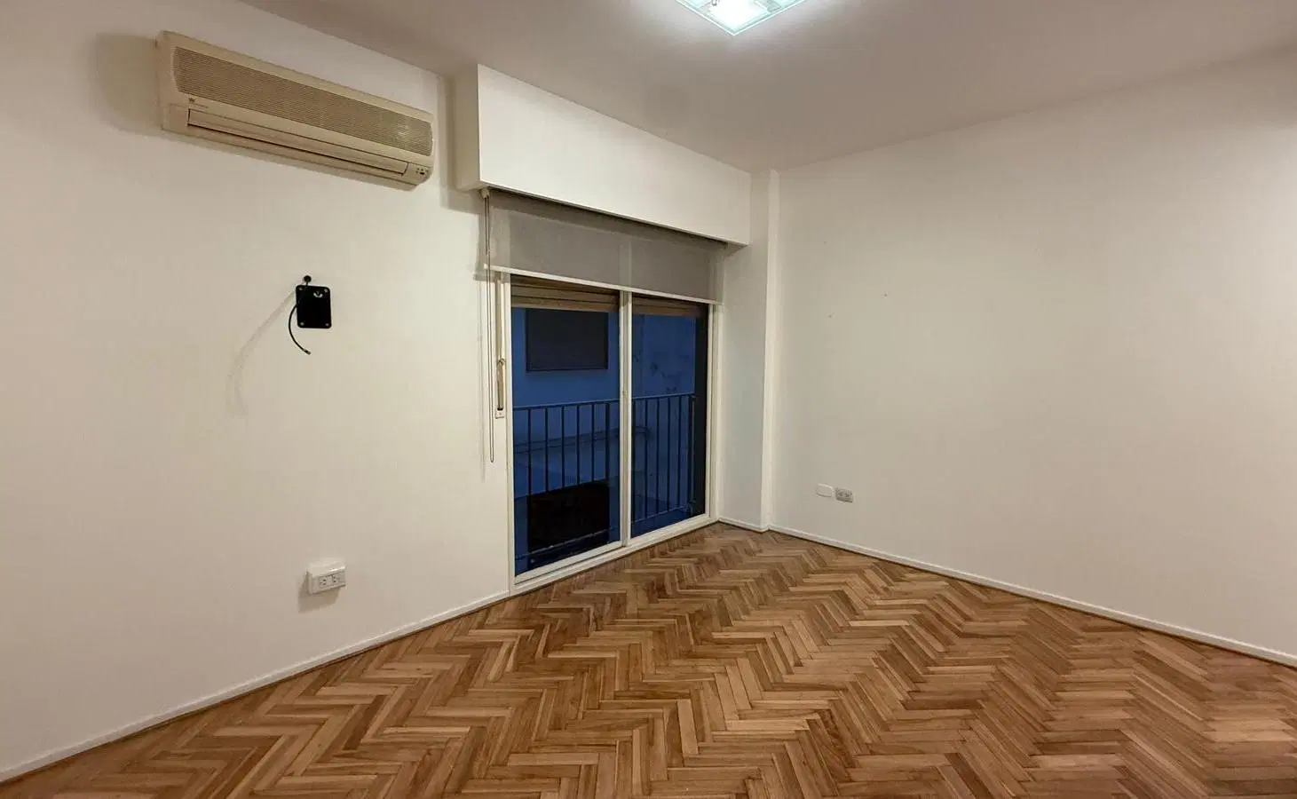Departamento en venta dos ambientes en recoleta sin amoblar con balcon francés y lavadero 2