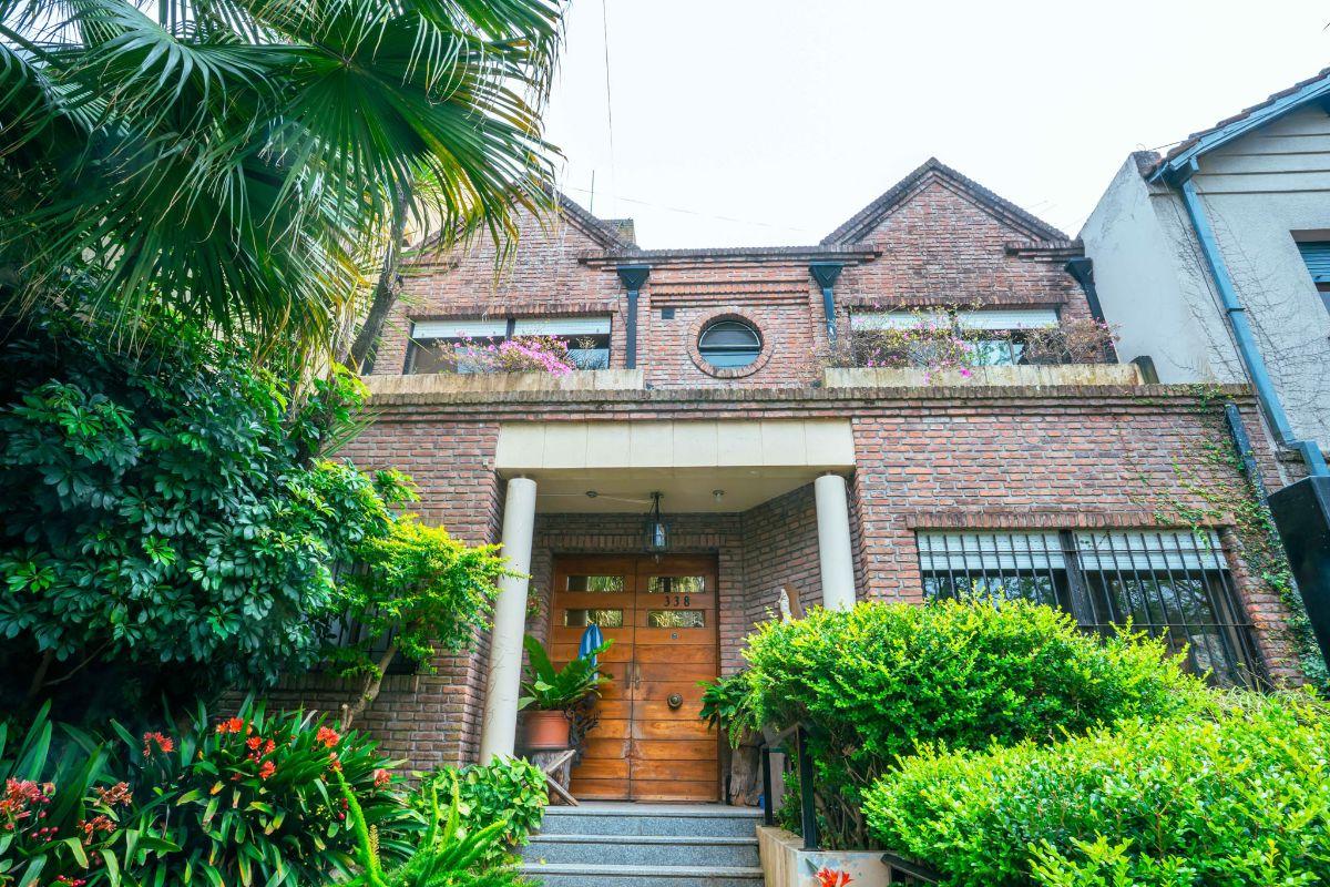 Foto de Señorial chalet a 500m de Av Alvear. 4 dormitorios y escritorio, imagen 3