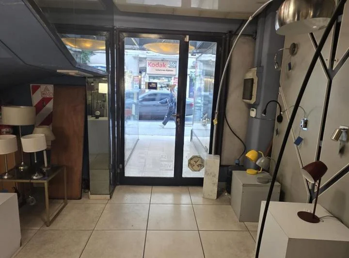 Foto de Local en Alquiler en Uruguay y Santa Fe, Barrio Norte, imagen 3