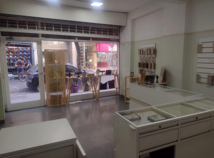 Local en Alquiler en Uriburu y Santa Fe, Barrio Norte 5