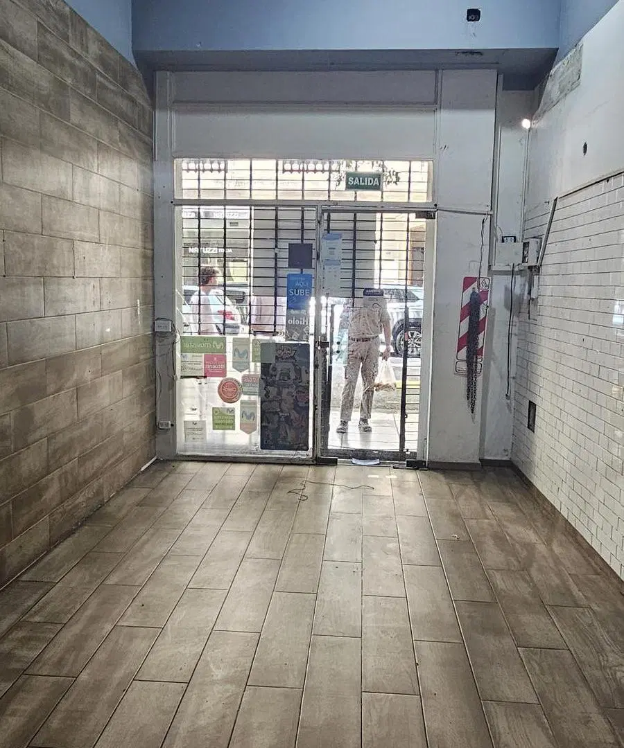 Local en venta en Arenales y Parana 8