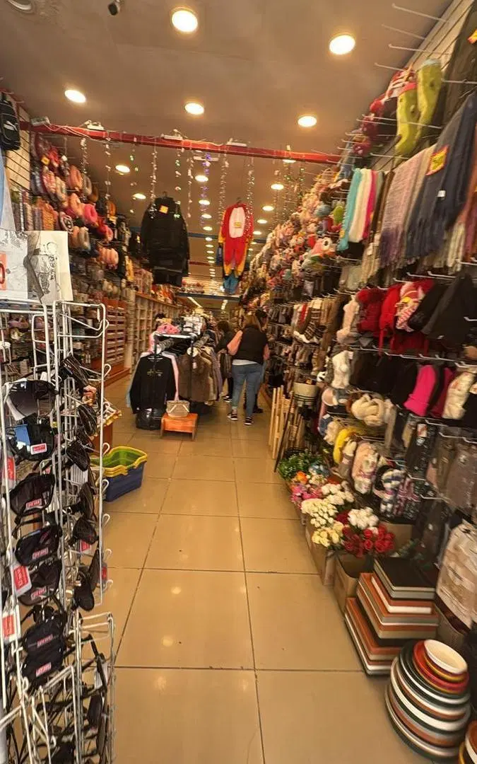 Local Comercial en Av. Santa Fe y Pueyrredon. Sin expensas. Apto todo destino 5