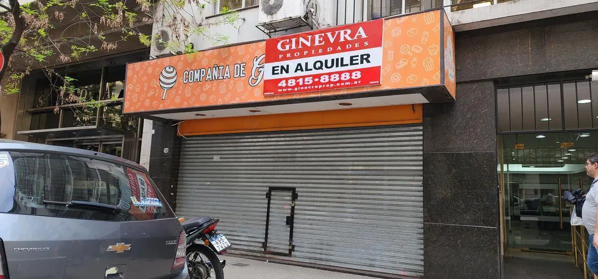 Local Comercial. Planta Baja: 5 x 12 m = 60 m². Subsuelo: 40 m². 1