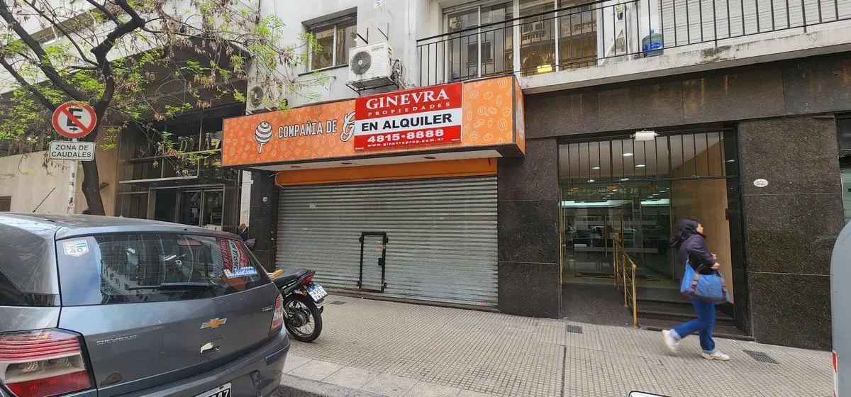 Local Comercial. Planta Baja: 5 x 12 m = 60 m². Subsuelo: 40 m². 4