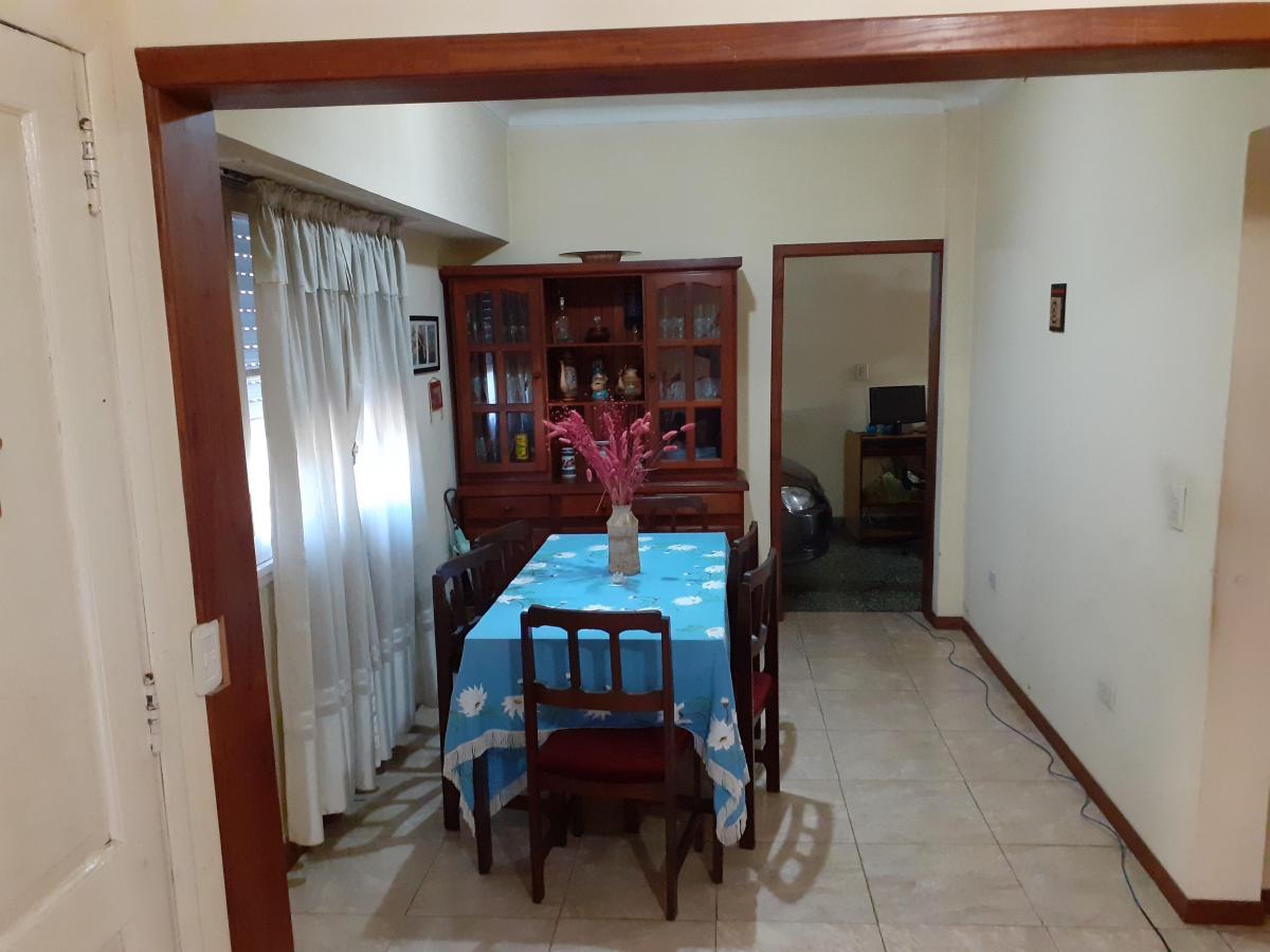 Foto de Hermoso Chalet 4 Amb en Venta, imagen 2