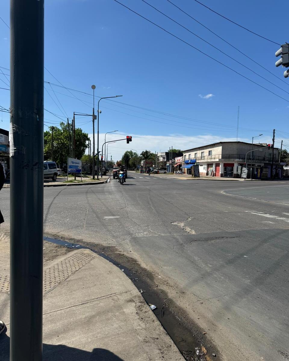 Foto de Espectacular esquina en Burzaco en Venta, imagen 2