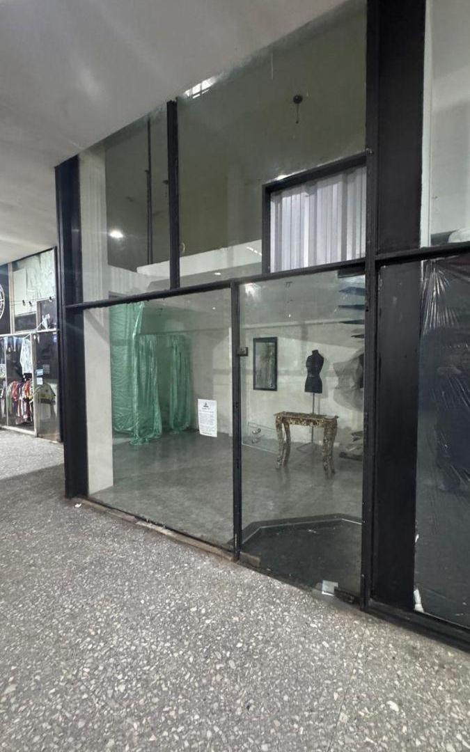 Foto de Local Comercial en Venta en Galeria Centerlom, imagen 3