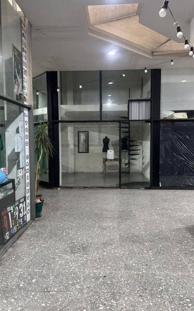 Foto de Local Comercial en Venta en Galeria Centerlom, imagen 1
