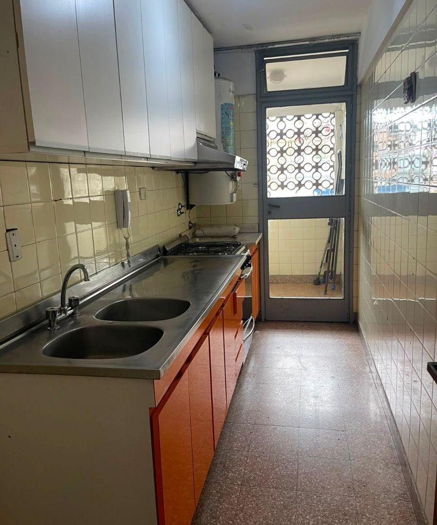 Foto de Excelente depto de 2 amb en alquiler en Pereyra Lucena 216, 1°B Lomas, imagen 4
