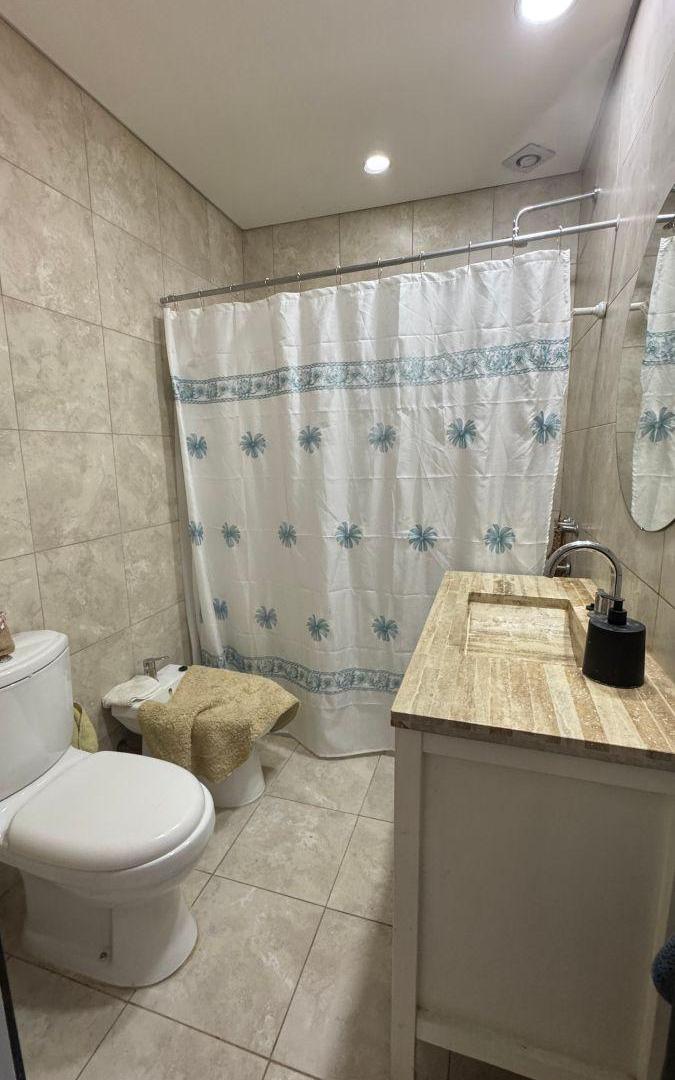 Foto de Casa Moderna estilo americana desarrollada en dos plantas: 4 Amb. en, imagen 4