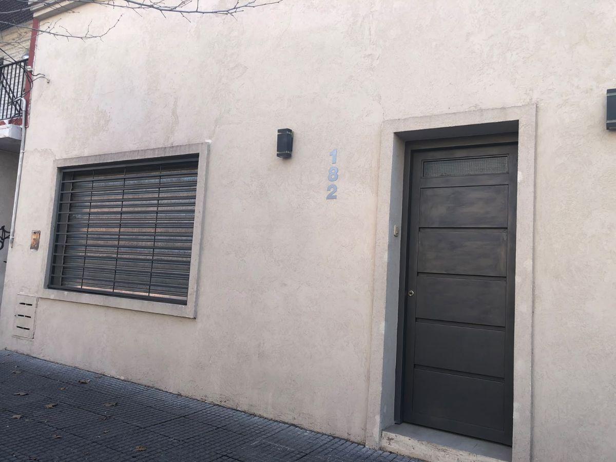 Foto de MUY LINDA CASA DE 3 AMBIENTES CON PATIO Y TERRAZA!!!, imagen 4