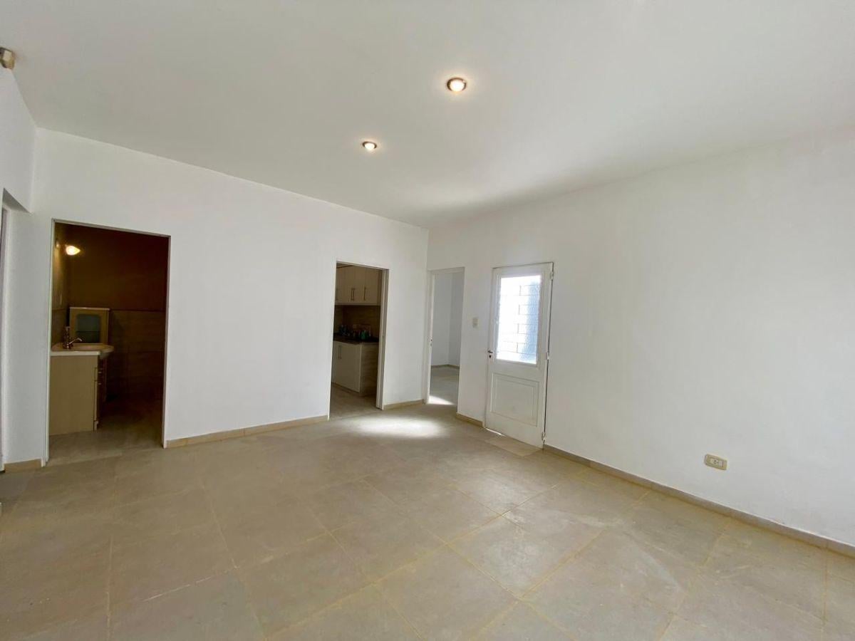 Foto de MUY LINDA CASA DE 3 AMBIENTES CON PATIO Y TERRAZA!!!, imagen 5
