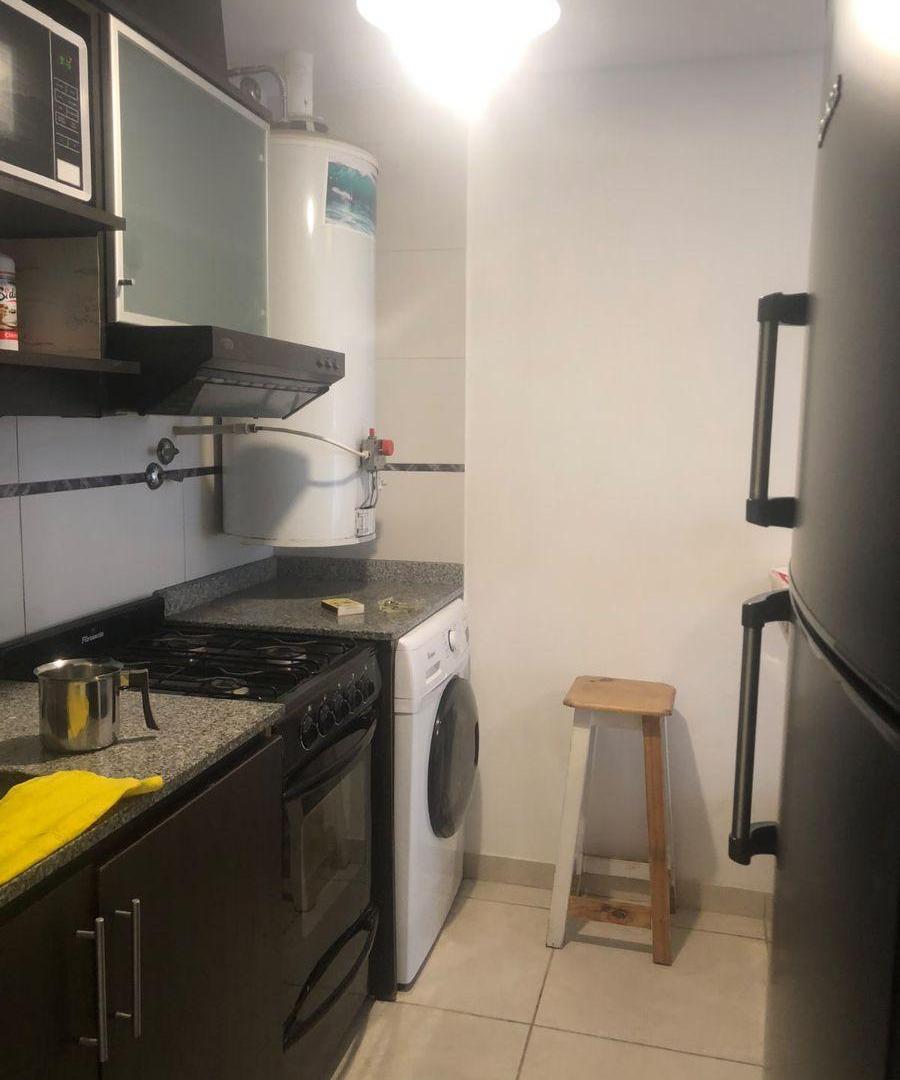 Foto de Hermoso departamento de 2 ambientes en alquiler con opción a cochera, imagen 2