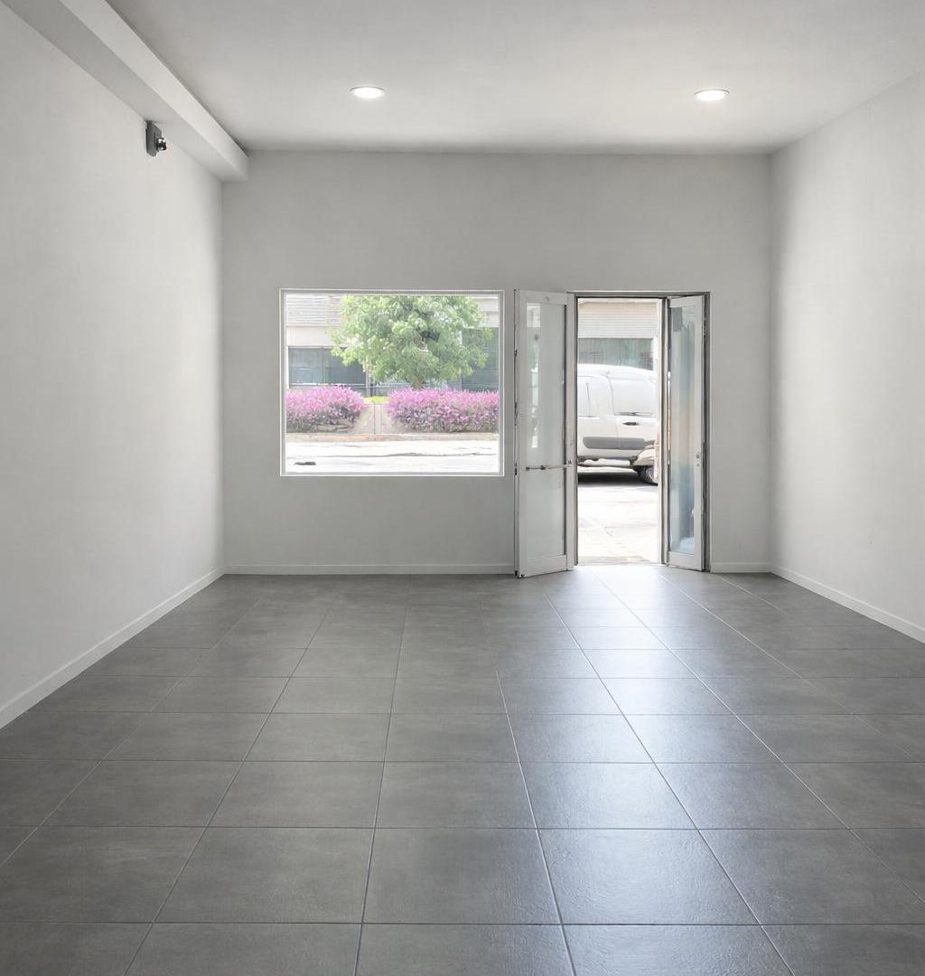 Foto de Local comercial de 83 m² en alquiler en Villa Devoto Sobre av. san Martin 4900, imagen 2