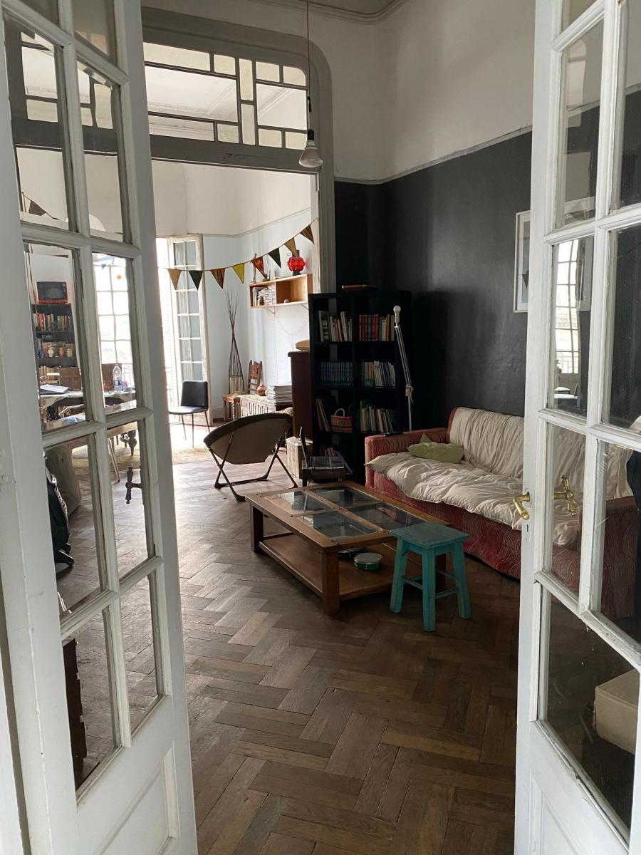 Muy Luminoso Piso Antiguo en Balvanera 4