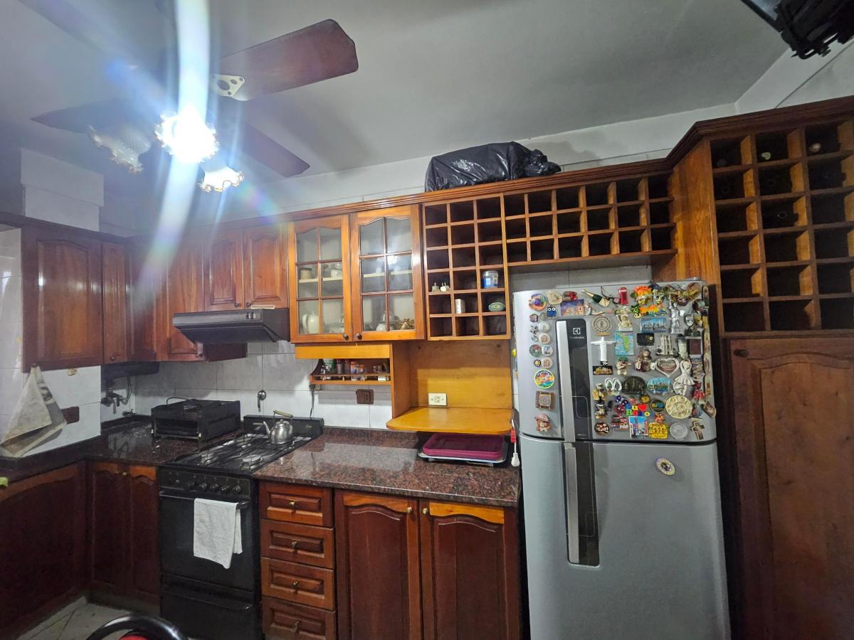 4 AMBIENTES-2 BAÑOS CTOS.-PISO 100m2- TODOS EXTERNOS - BALCON CORRIDO