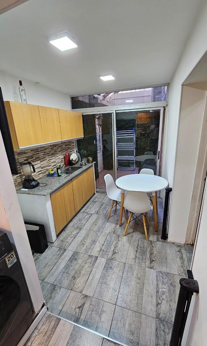 3 Ambientes en 2 Niveles - Patio - Pb - Reciclado a Nuevo - 78 m² - Impecable 1
