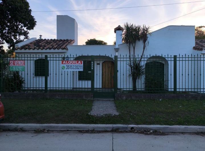 ALQUILER - EXCELENTE CASA CON 3 DORMITORIOS - B° EL REFUGIO  3