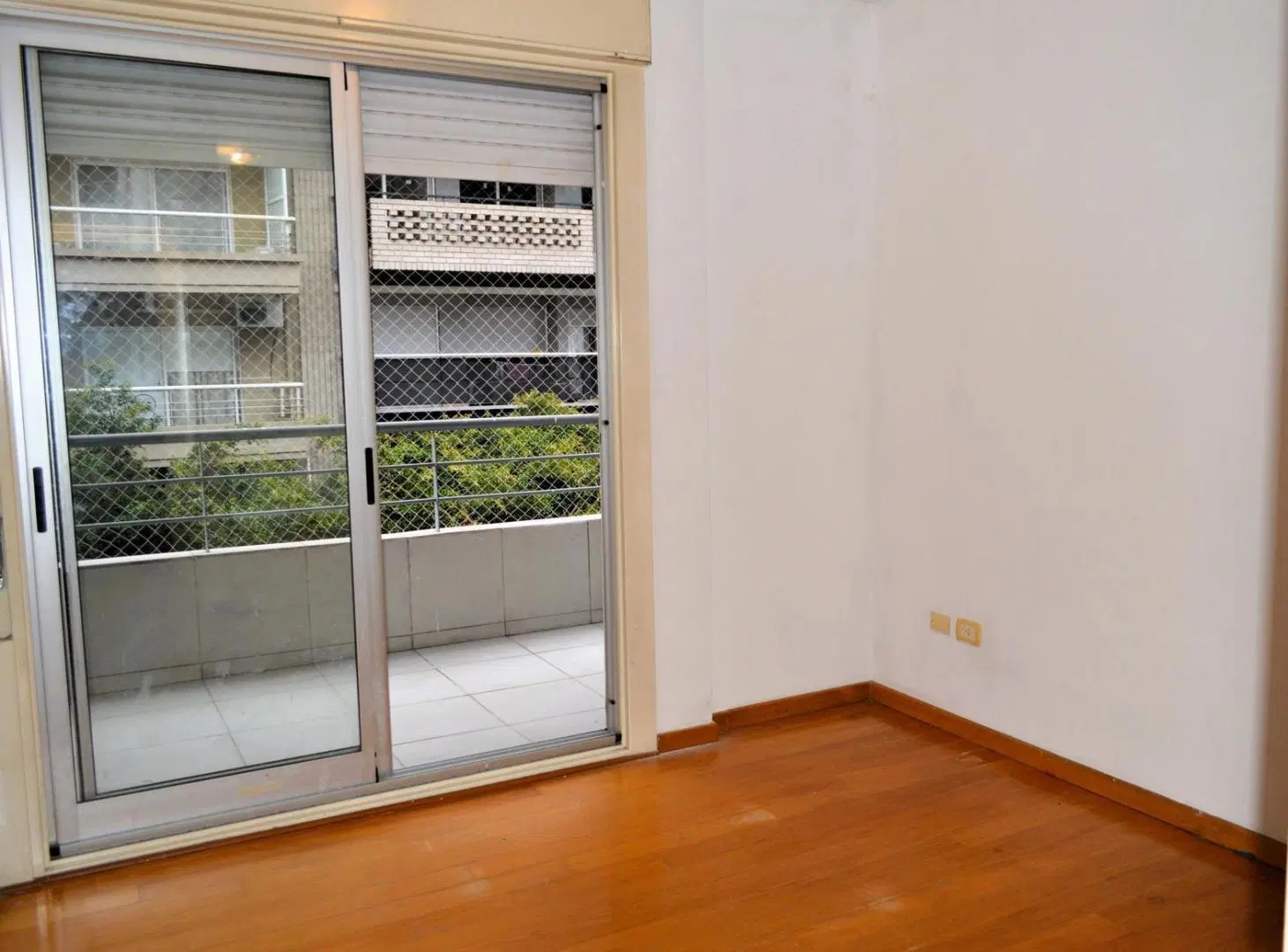 Departamento en alquiler  2 ambientes, con balcon y cochera 5