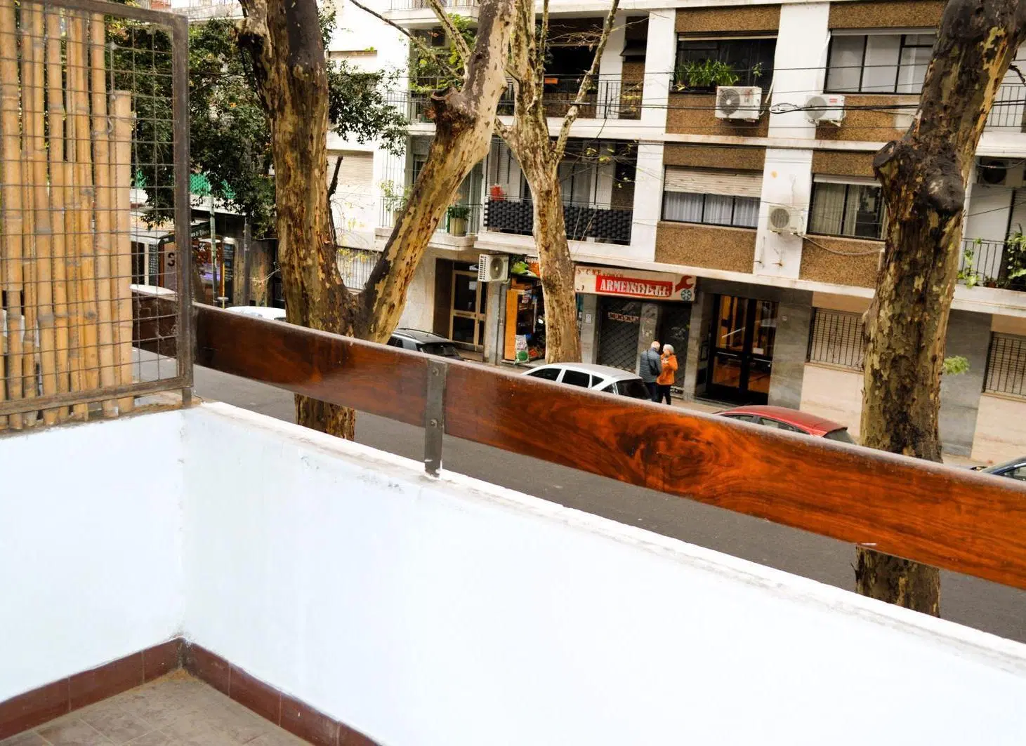 Departamento en alquiler de 2 ambientes al frente con balcón. 3