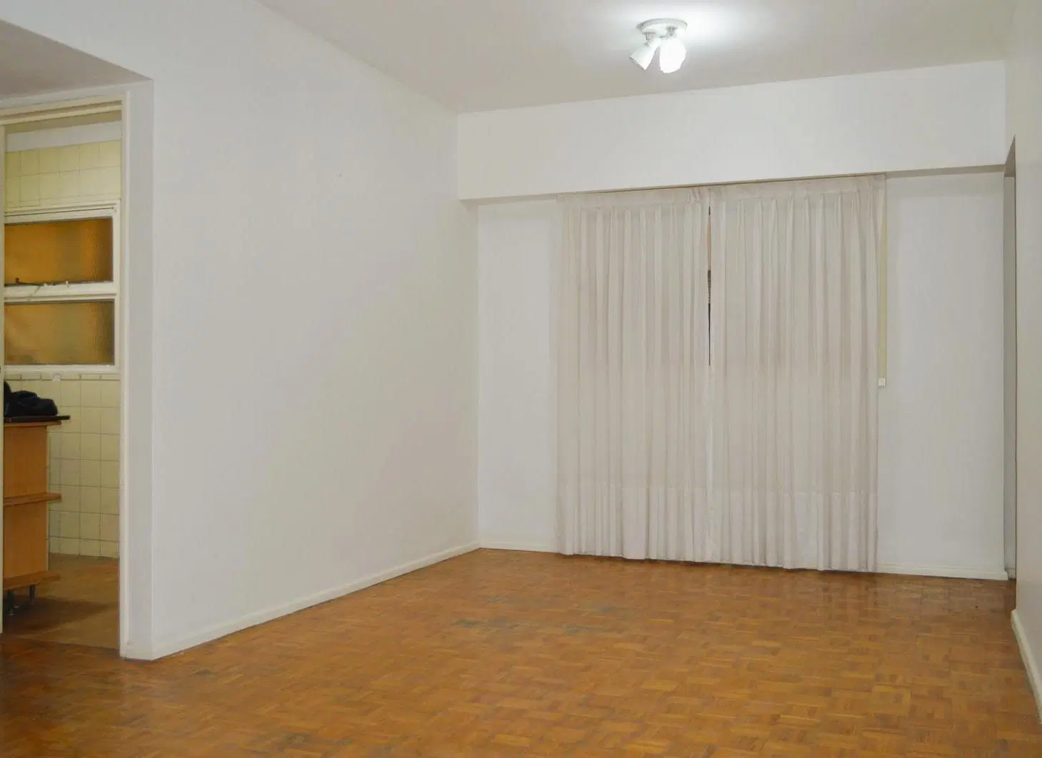 Departamento en alquiler de 2 ambientes al frente con balcón. 2