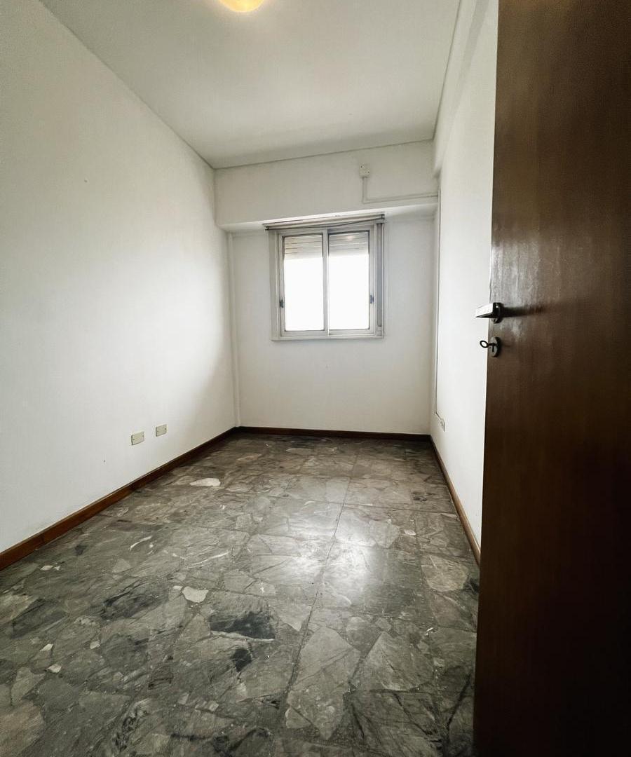 Foto de Venta de departamento 3 ambientes con dependencia y baulera, Caballito, imagen 2
