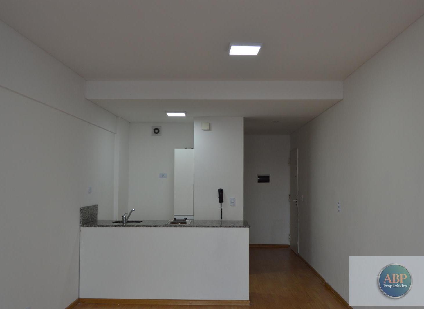 Foto de ¡IMPECABLE MONOAMBIENTE CON BALCÓN EN ALQUILER - APTO PROFESIONAL!, imagen 3