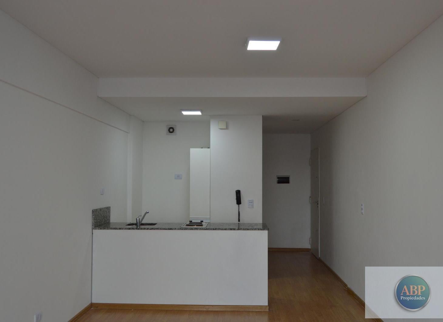 Foto de ¡IMPECABLE MONOAMBIENTE CON BALCÓN EN ALQUILER - APTO PROFESIONAL!, imagen 2