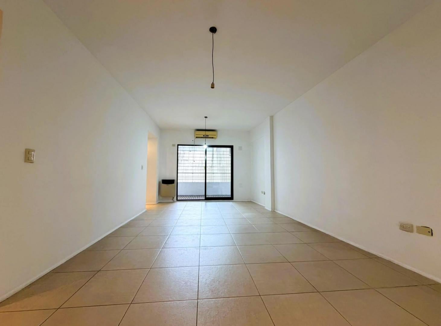 Foto de Alquiler 2 Ambientes Moderno con Escritorio, Cochera y Balcón – San, imagen 2