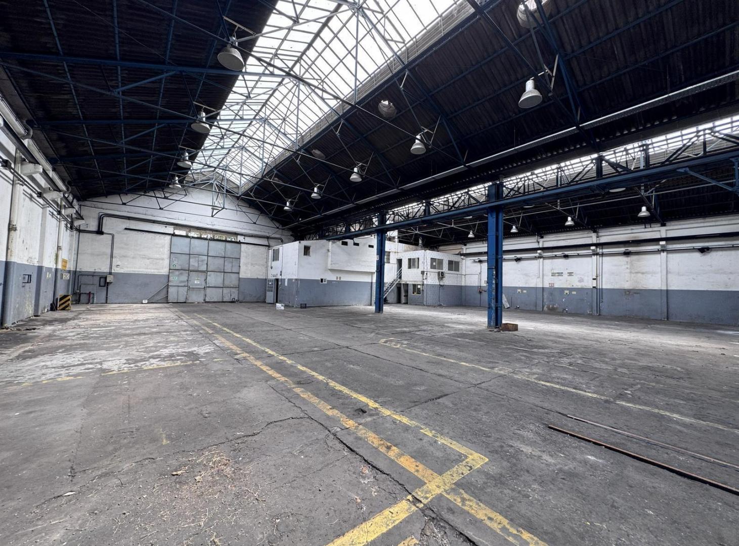 Alquiler o Venta Galpón 3300 m2