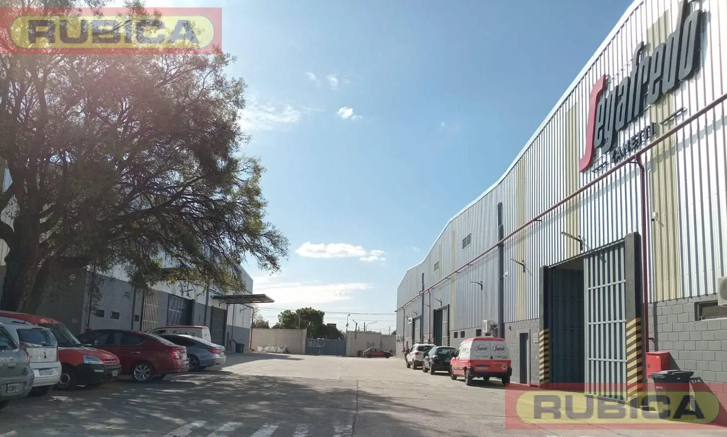 Alquiler Galpon 1.080 m2 en Complejo de depositos con seguridad - Pacheco 1