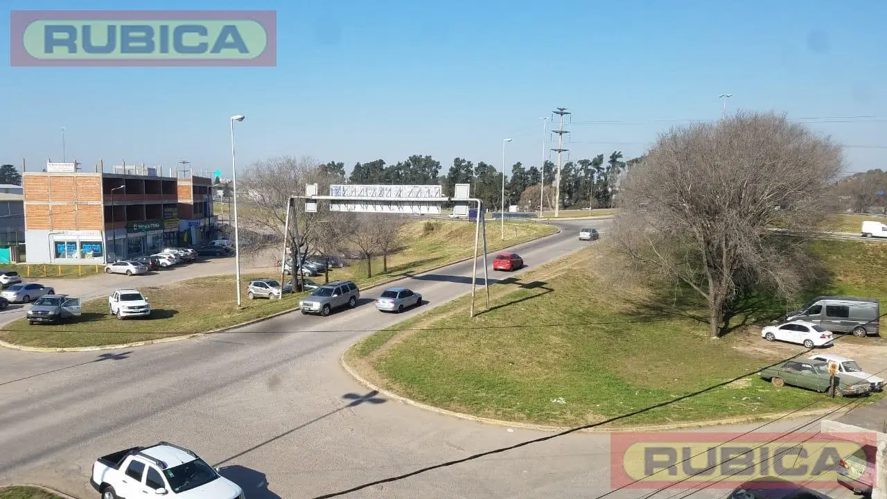 Local con Oficinas en ALQUILER PILAR Panamericana 4