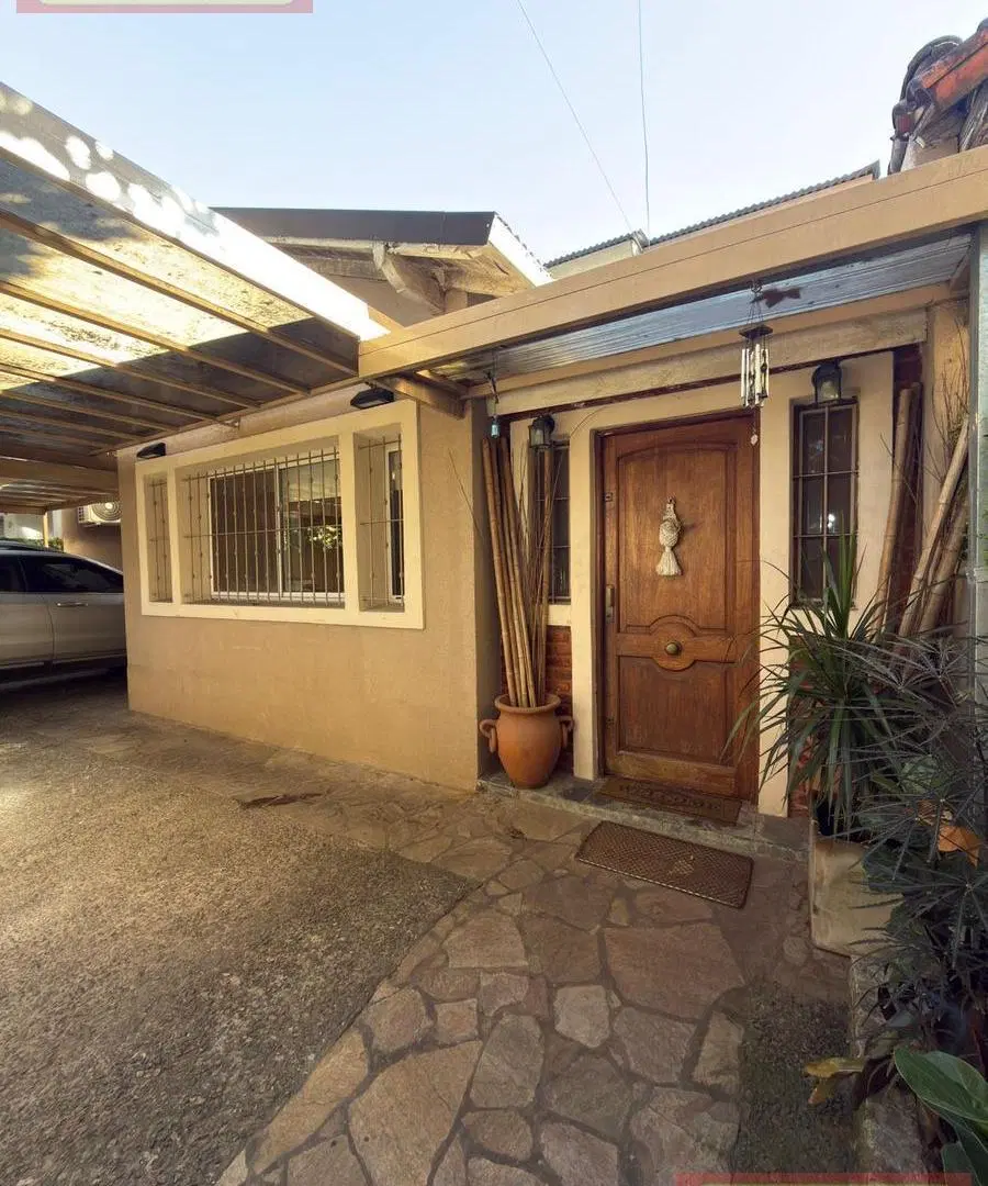 Lista para mudarse: casa refaccionada con jardín, pileta y gran suite en PA 4