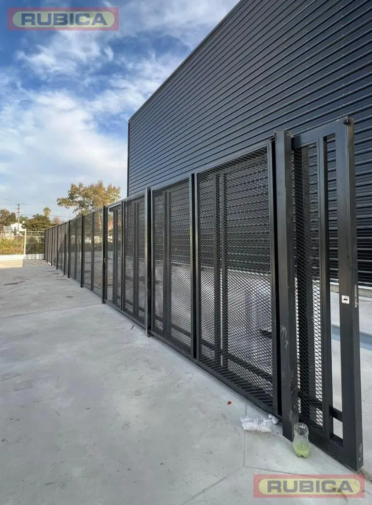 Alquiler 2.360 m2 a estrenar Galpon / Deposito con oficinas en Pablo Nogues sobre Ruta 197 3