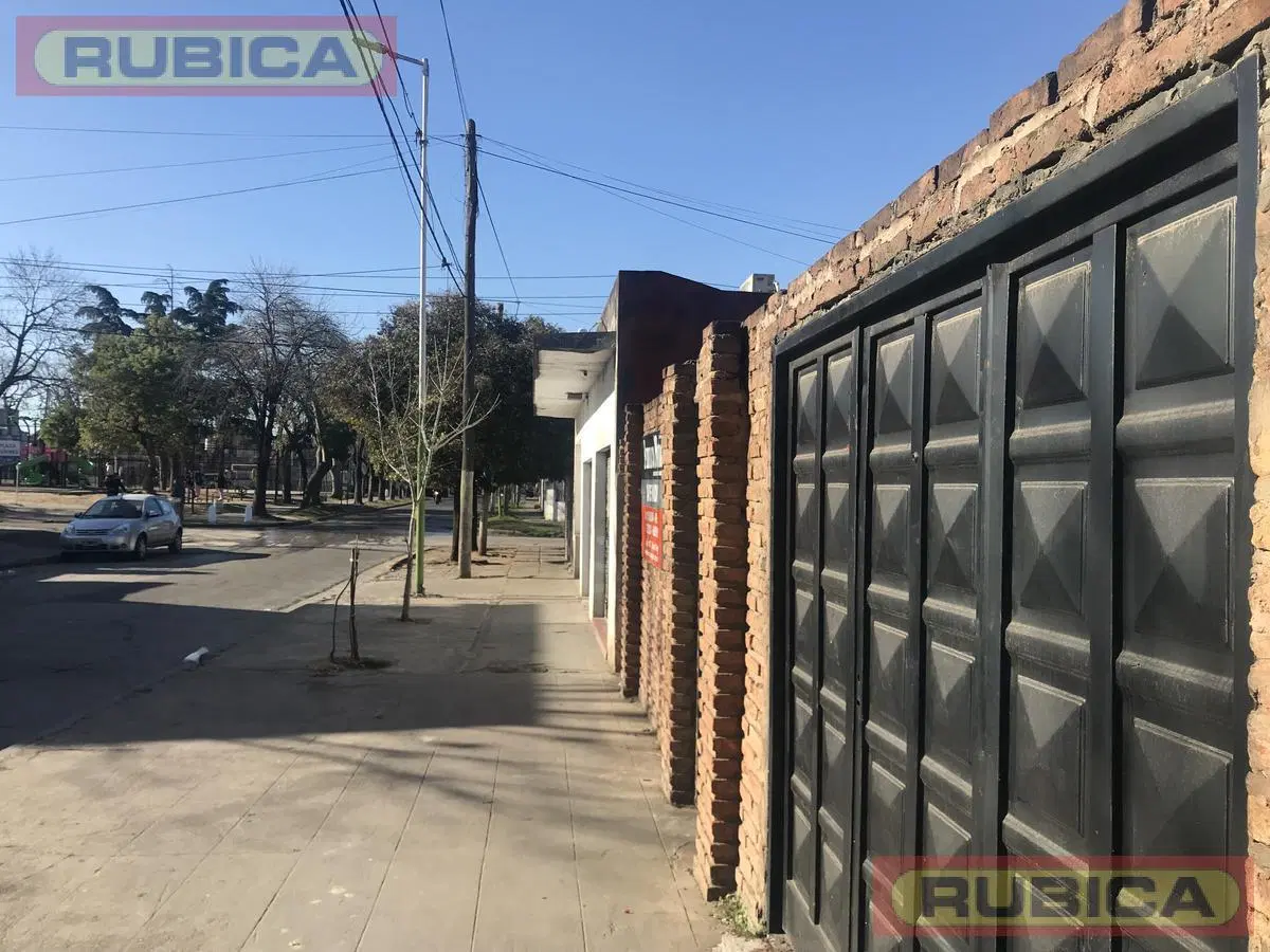 Casa - Ingeniero Adolfo Sourdeaux 5