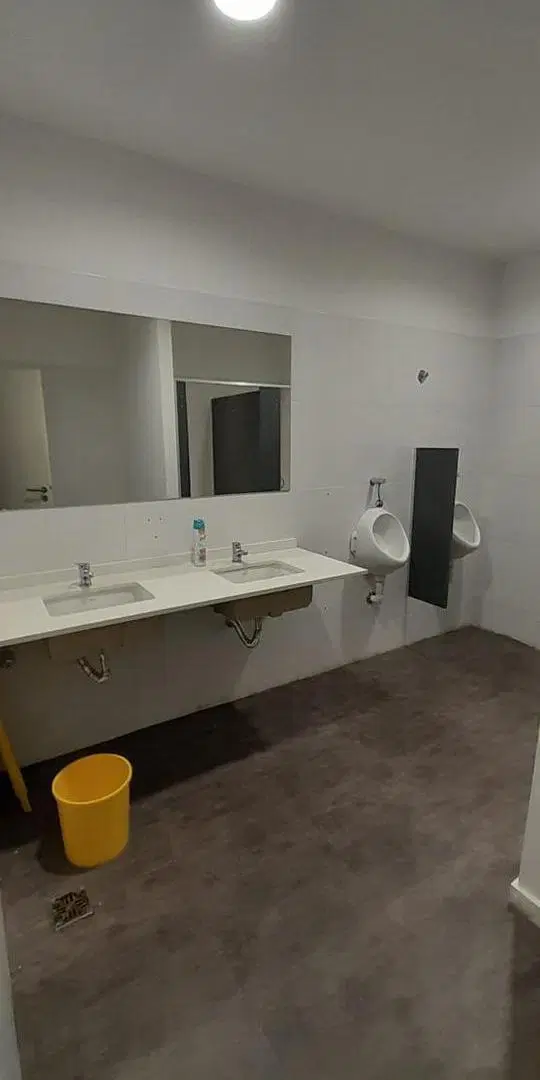 Excelente Oficina 480 m2 en 1er piso - Col. este de Panamericana km. 39 y Avda. Benavidez, Benavidez 8