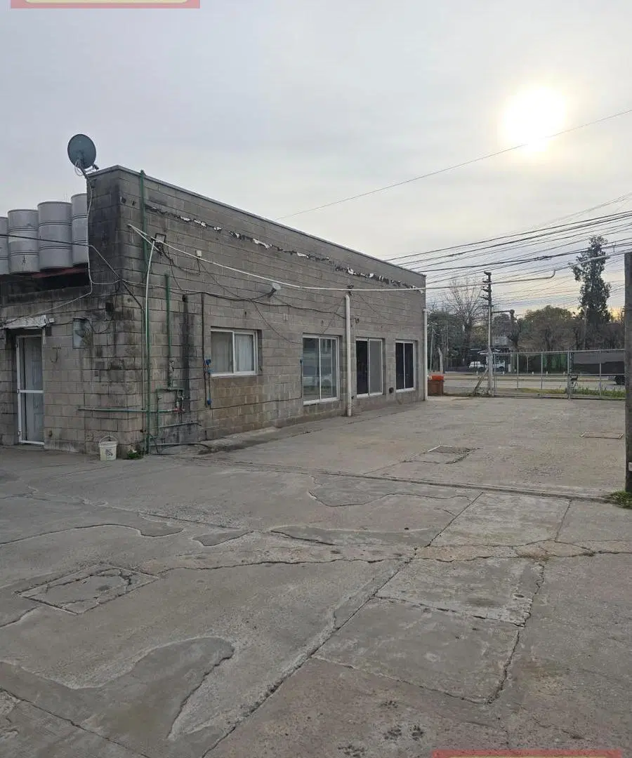 Local en Av Jose E. Uriburu al 1500 - Ex Ruta Nacional N° 8 - PILAR 2