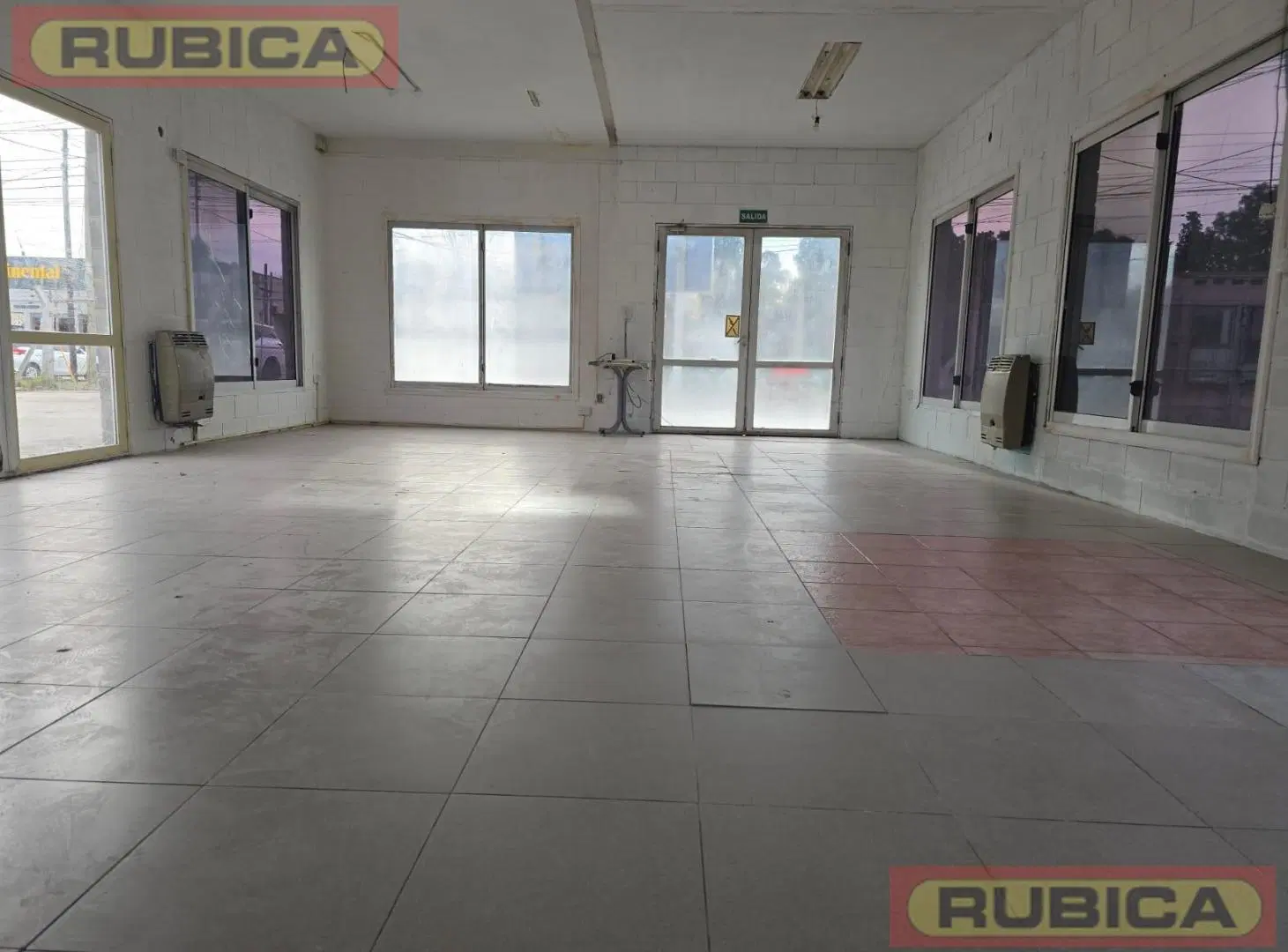 Local en Av Jose E. Uriburu al 1500 - Ex Ruta Nacional N° 8 - PILAR 8