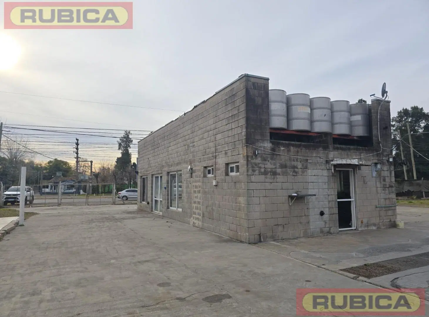 Local en Av Jose E. Uriburu al 1500 - Ex Ruta Nacional N° 8 - PILAR 5