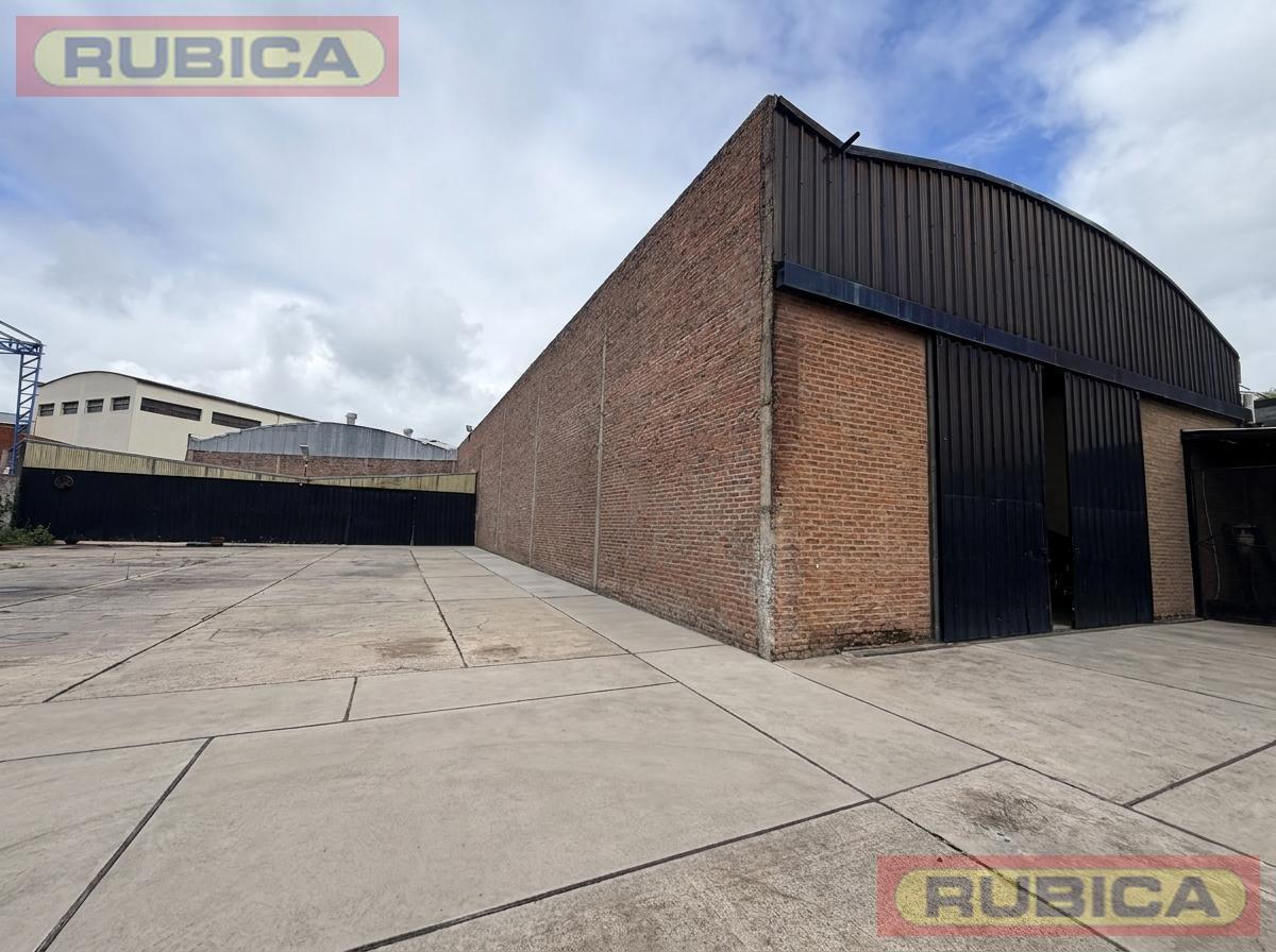 Foto de Inmueble industrial con oficinas y playa de maniobras – Don Torcuato, imagen 1