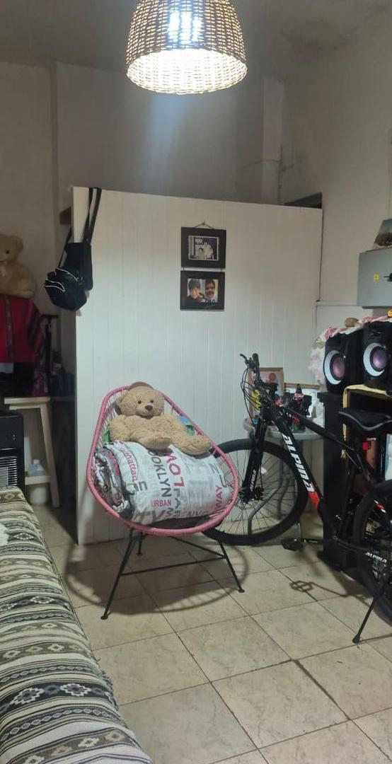 Foto de Propiedad de 4 departamentos y local o garage, imagen 4