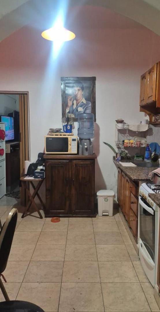 Foto de Propiedad de 4 departamentos y local o garage, imagen 5