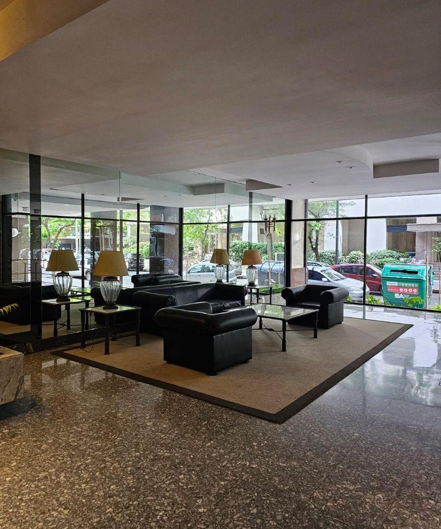 Foto de EXCELENTE 5 AMBIENTES CON DEPENDENCIA - 2 ESPACIO GUARDACOCHES Y BAULERA, imagen 3
