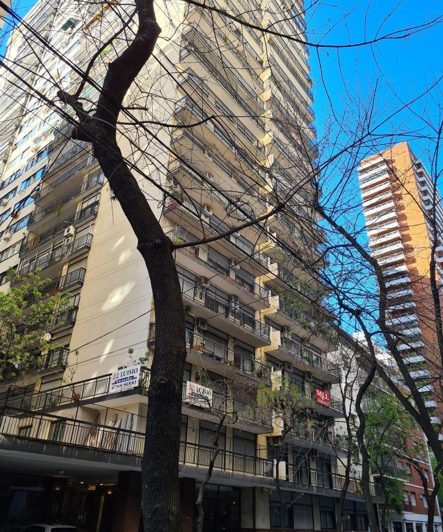 EXCELENTE 5 AMBIENTES CON DEPENDENCIA - 2 ESPACIO GUARDACOCHES Y BAULERA